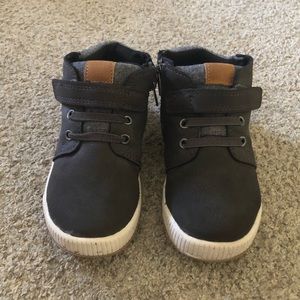 Boys Dark gray suede dress boots. Size 3T.